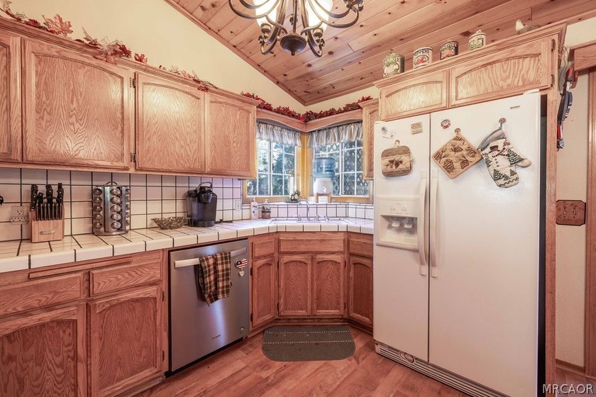 This cute Shay Meadows home could make a great residence or - photo 6
