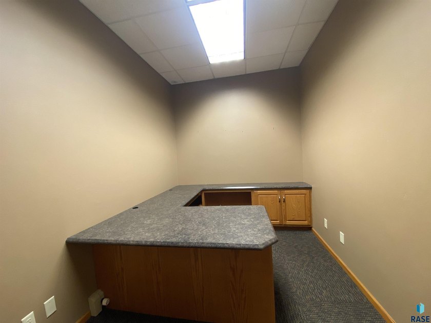 This is a rare opportunity to purchase a newly remodeled office - photo 7