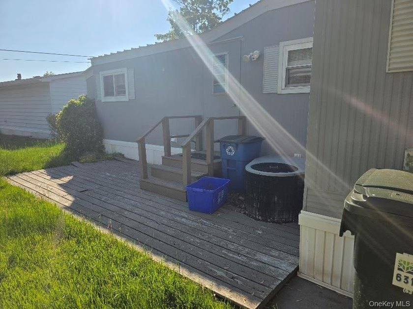 Spacious 3-bedroom, 1.5-bath mobile home filled with charm - photo 5