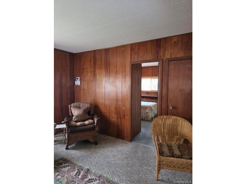 Spacious 3-bedroom, 1.5-bath mobile home filled with charm - photo 7