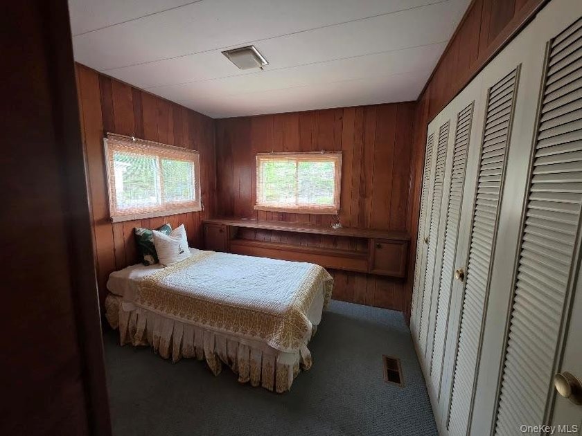 Spacious 3-bedroom, 1.5-bath mobile home filled with charm - photo 10