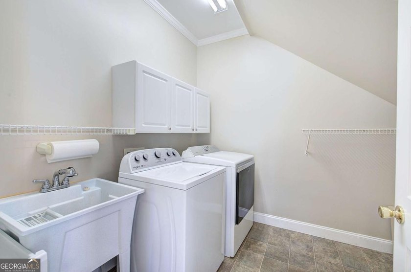 Nestled on 2.83 beautifully landscaped acres surrounded by - photo 21