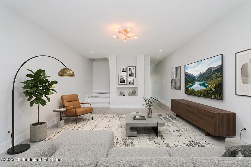 Fully Renovated Townhouse Near Forest Ave - Building size 14x42 - photo 4