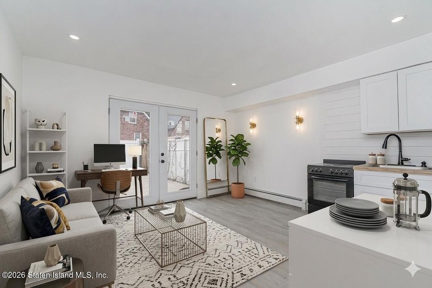 Fully Renovated Townhouse Near Forest Ave - Building size 14x42 - photo 7