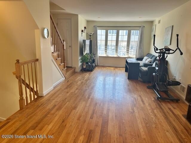 Desirable Willowbrook, large townhouse, 3 bedrooms, 4 baths. MBR - photo 4