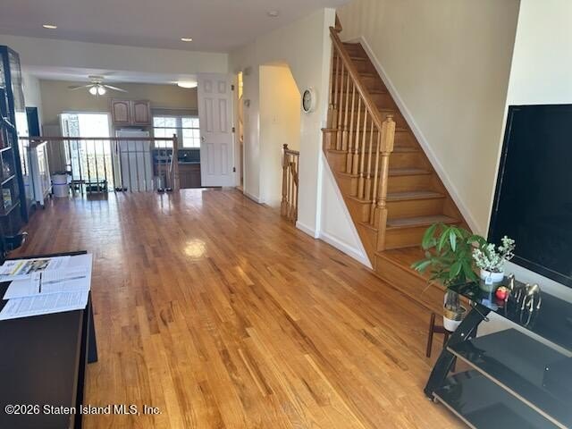 Desirable Willowbrook, large townhouse, 3 bedrooms, 4 baths. MBR - photo 9
