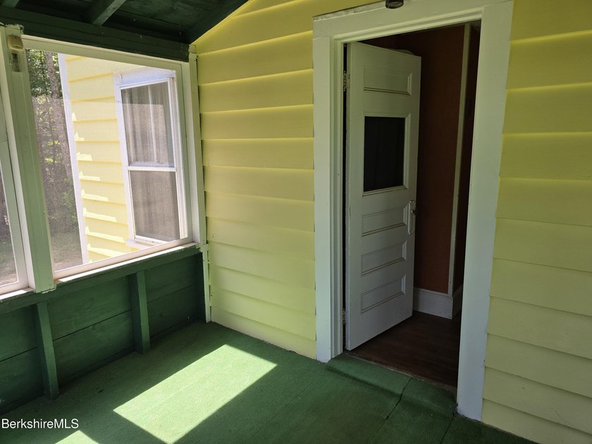 Location, Privacy, and Stonewalls all in one! Discover a rare - photo 14