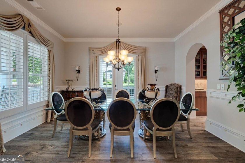 Welcome to 300 Horseshoe Bend, a beautifully maintained home - photo 4