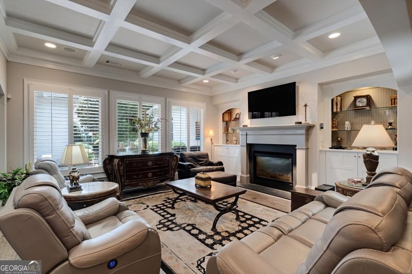Welcome to 300 Horseshoe Bend, a beautifully maintained home - photo 6