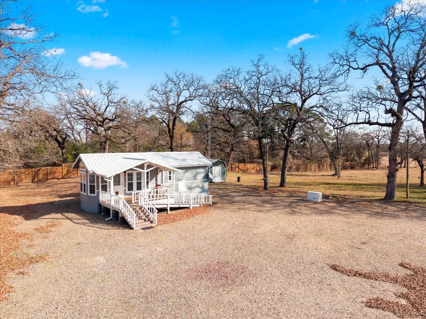 Well-maintained 2-bedroom, 1.5-bath tiny home situated on 1.39 - photo 23