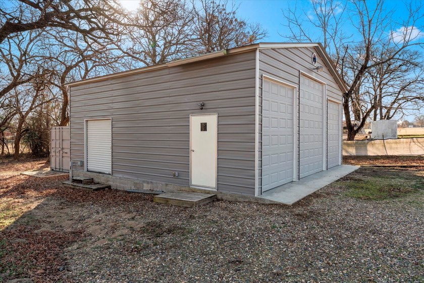 Well-maintained 2-bedroom, 1.5-bath tiny home situated on 1.39 - photo 28