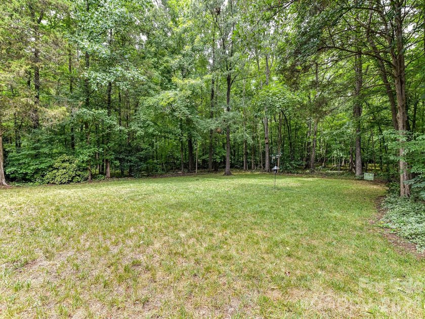 Stunning brick-front home in coveted Somerset, zoned for - photo 4