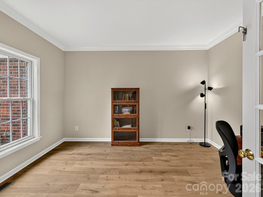 Stunning brick-front home in coveted Somerset, zoned for - photo 9