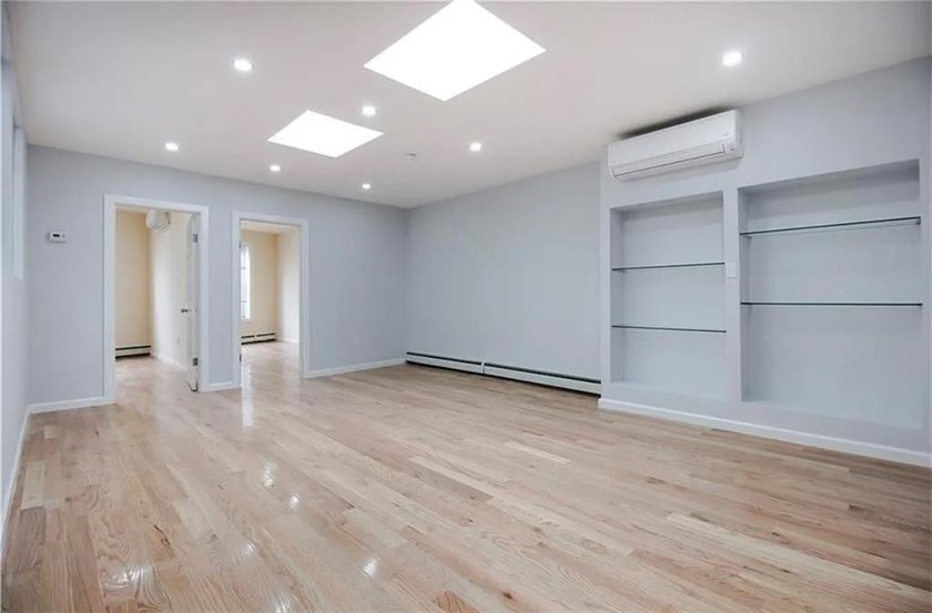 Great potential mixed-use solid brick building in Dyker Heights - photo 3