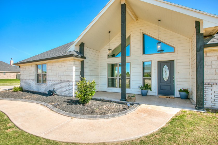 Welcome to 3544 Jaguar Trl in Buffalo Heights- where modern - photo 3