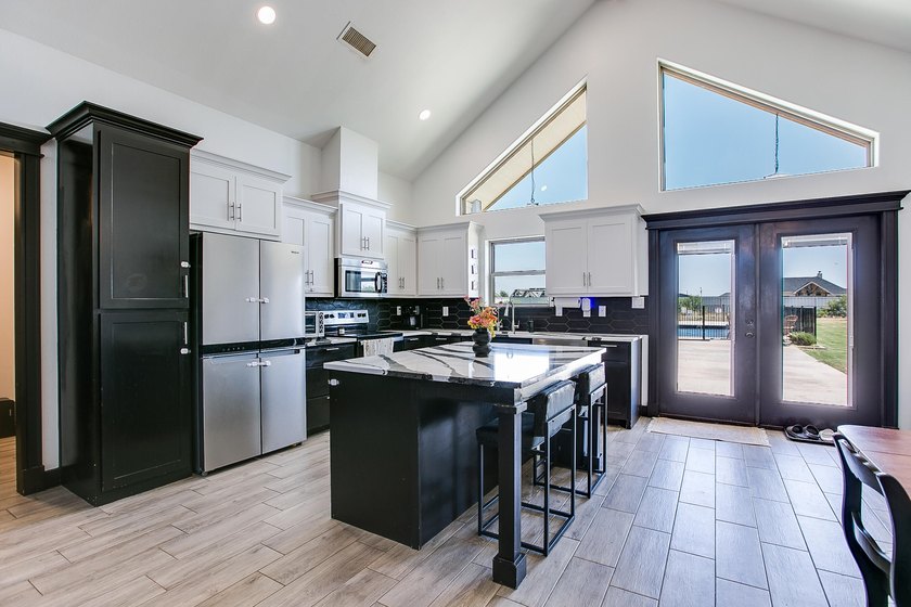 Welcome to 3544 Jaguar Trl in Buffalo Heights- where modern - photo 8