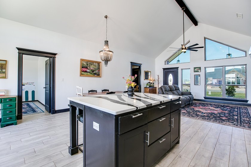 Welcome to 3544 Jaguar Trl in Buffalo Heights- where modern - photo 10