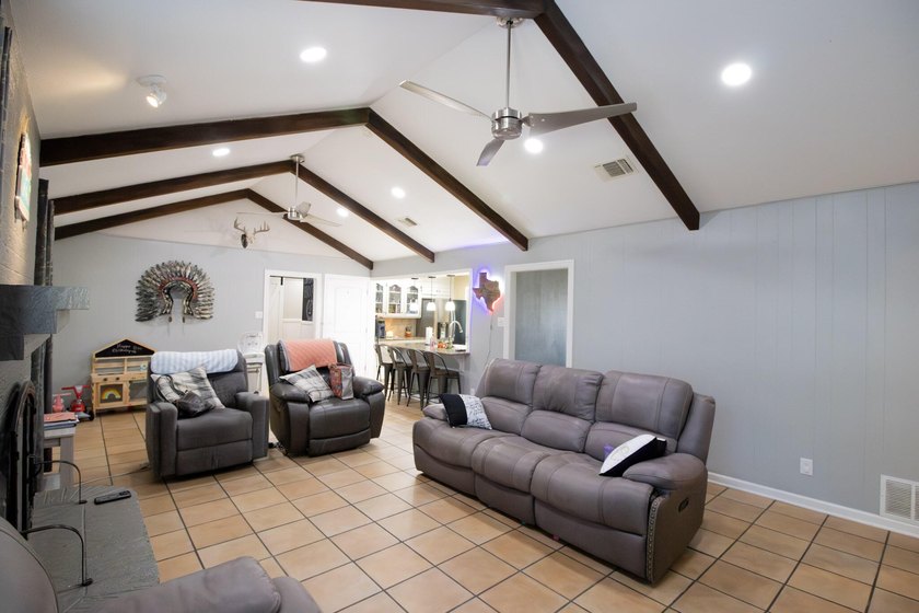 Welcome to your new home! This split bedroom plan not only gives - photo 7