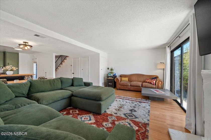 Light-filled, thoughtfully updated and designed around - photo 7