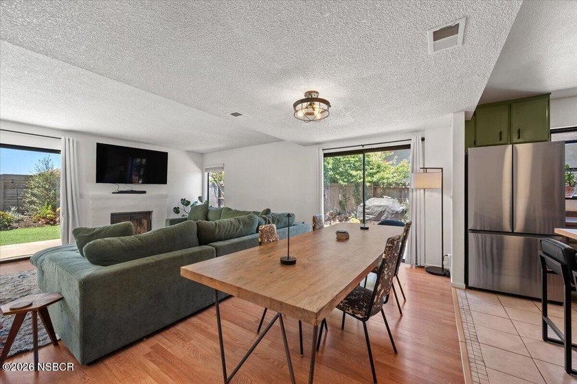 Light-filled, thoughtfully updated and designed around - photo 10