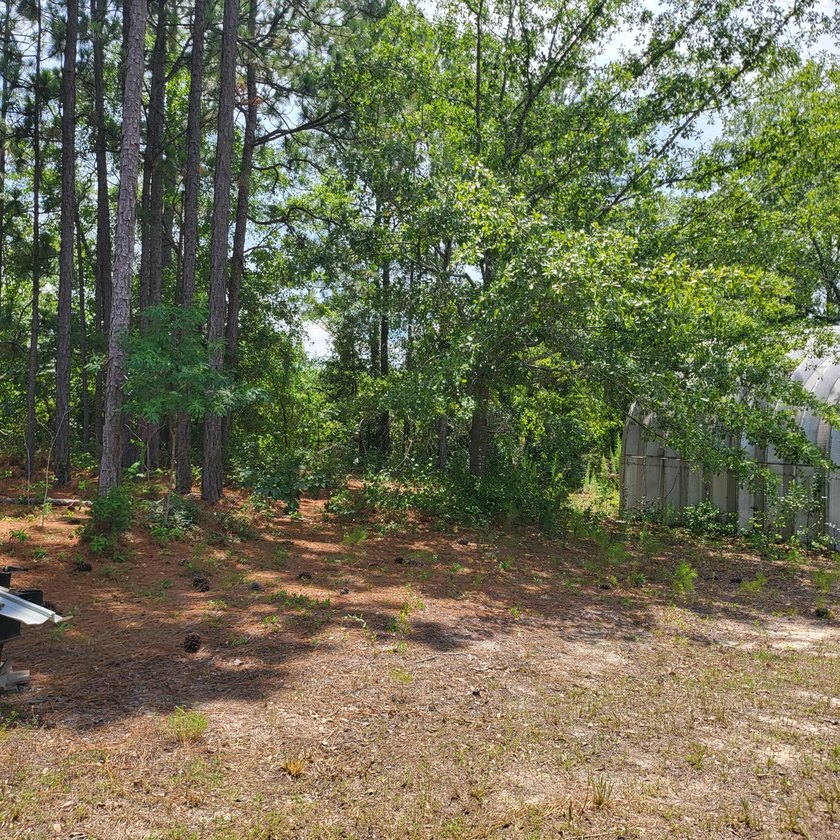 Welcome to this 1,900-square-foot mobile home situated on 5 - photo 24
