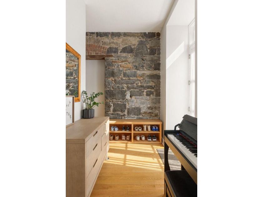 A Private Cobble Hill Residence That Lives Like a Townhouse - photo 4