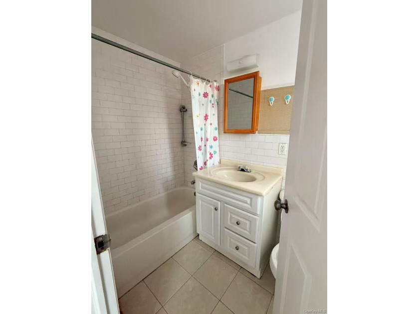 Parking space available and sell separately. Bright 2 bedrooms - photo 14