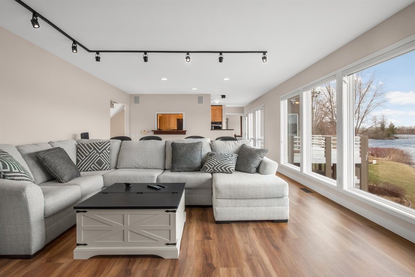 Waterfront Dream House on Wisconsin River! This stunning - photo 7