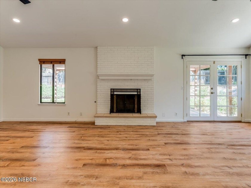 Very nice and well cared for single story 4 bedroom-2 bath home - photo 8