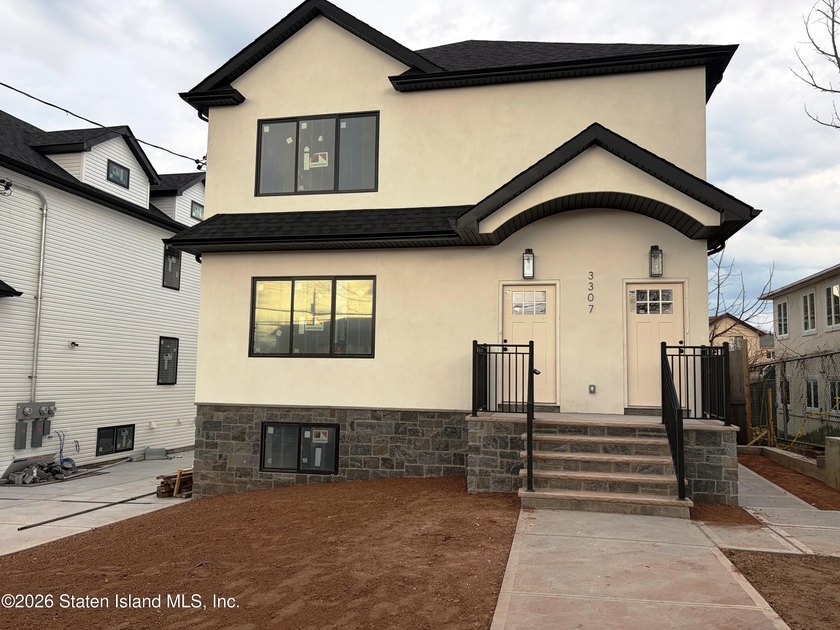 Exceptional opportunity to own a newly constructed oversized 6/6 - photo 2