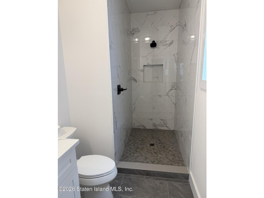 Exceptional opportunity to own a newly constructed oversized 6/6 - photo 8