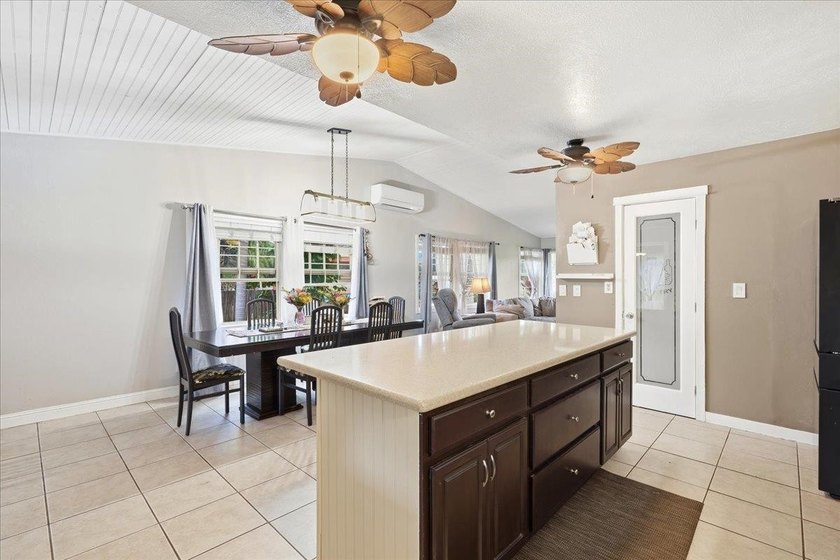 Live the Kihei lifestyle you've been dreaming of. This upgraded - photo 12