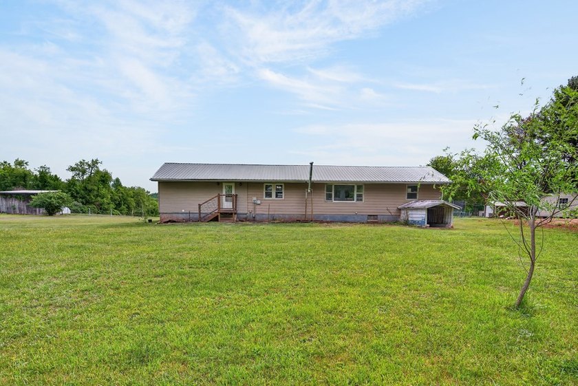 Enjoy the perfect blend of country living and outdoor adventure - photo 14