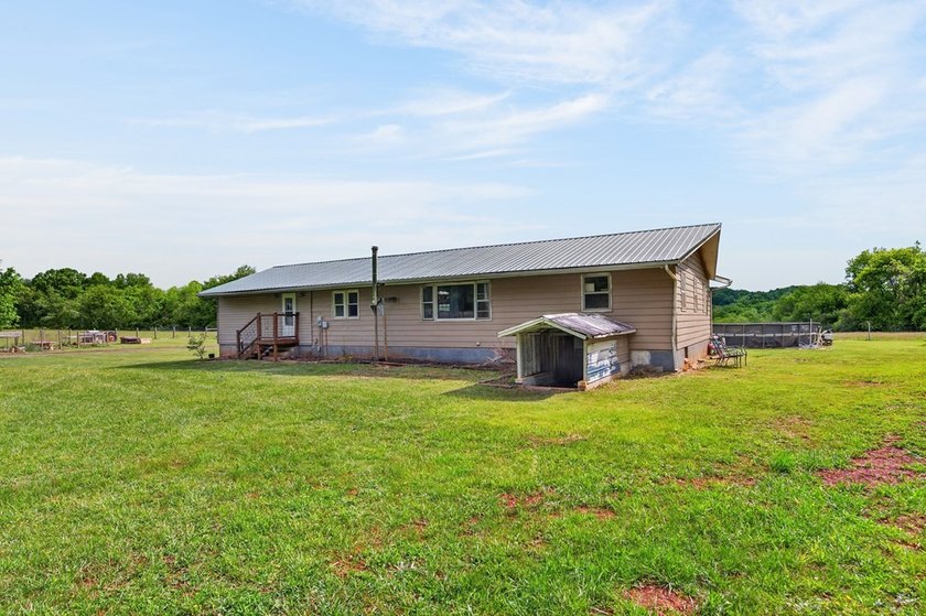 Enjoy the perfect blend of country living and outdoor adventure - photo 16