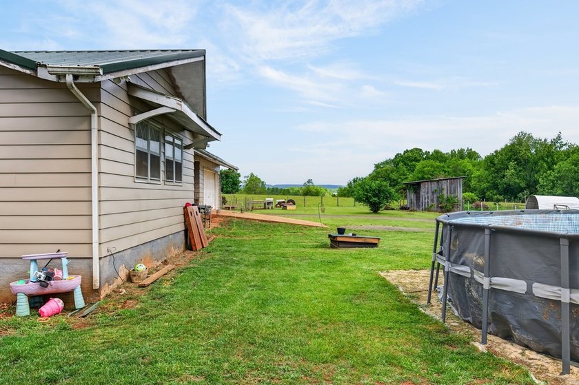 Enjoy the perfect blend of country living and outdoor adventure - photo 17