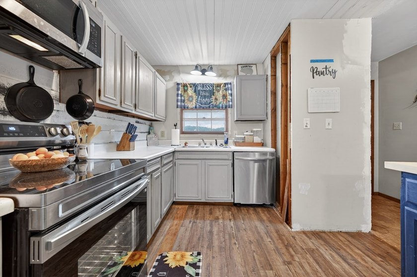 Enjoy the perfect blend of country living and outdoor adventure - photo 25