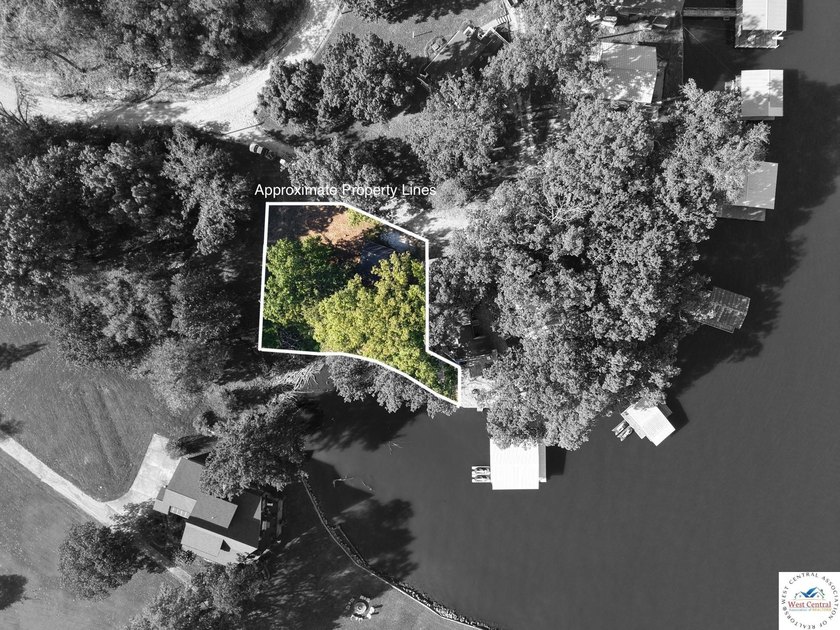 Discover the potential of this quaint two-bedroom cabin, nestled - photo 9
