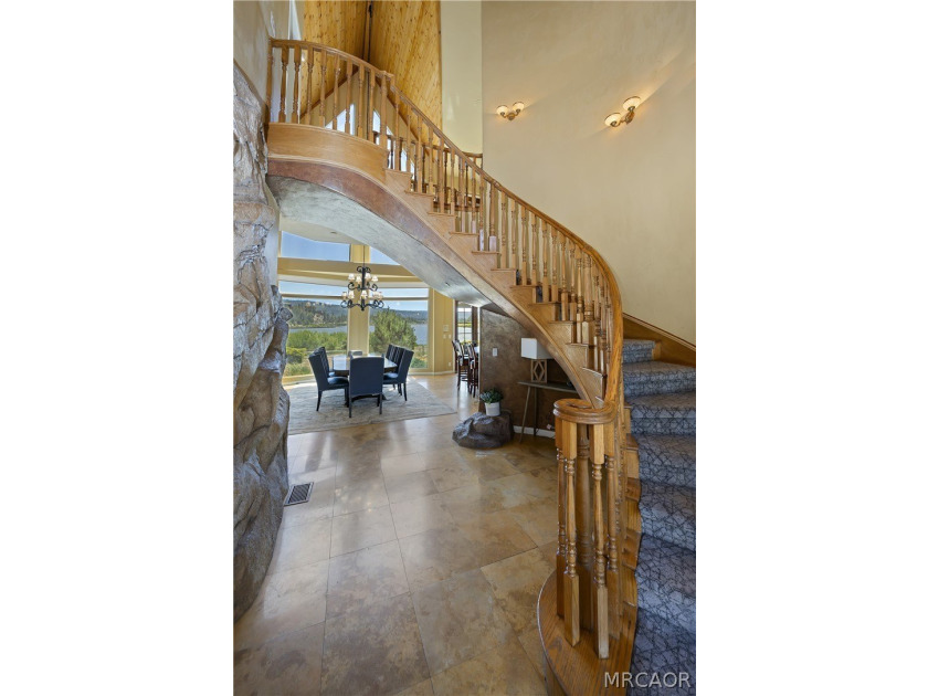 Welcome to an extraordinary custom-built mountain retreat where - photo 6