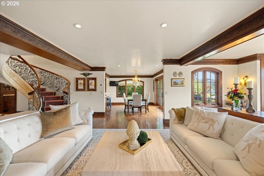 RESORT LIVING ON LAKE OSWEGO'S WATERFRONTBest value on the main - photo 11