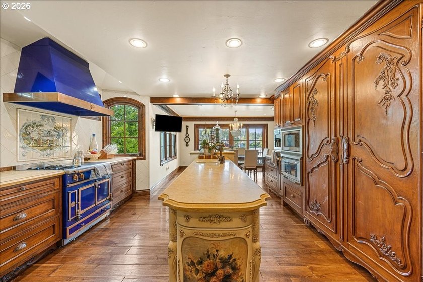 RESORT LIVING ON LAKE OSWEGO'S WATERFRONTBest value on the main - photo 13