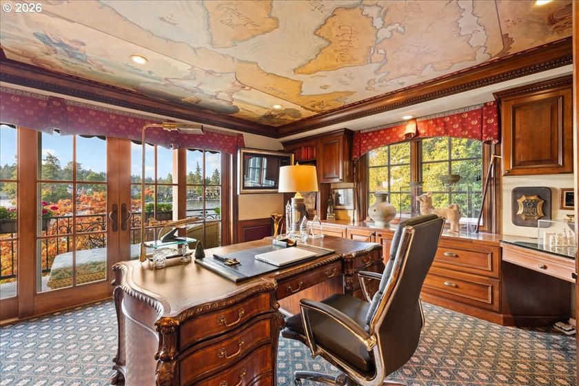RESORT LIVING ON LAKE OSWEGO'S WATERFRONTBest value on the main - photo 16
