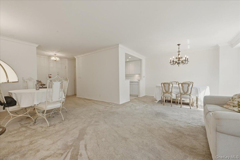 Oceanfront Living at its Finest! Turn-key 1BR/1BA cooperative in - photo 8