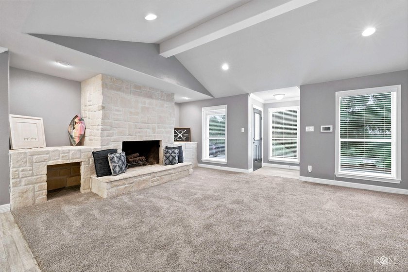 Welcome to your West Texas paradise. This home was completely - photo 4