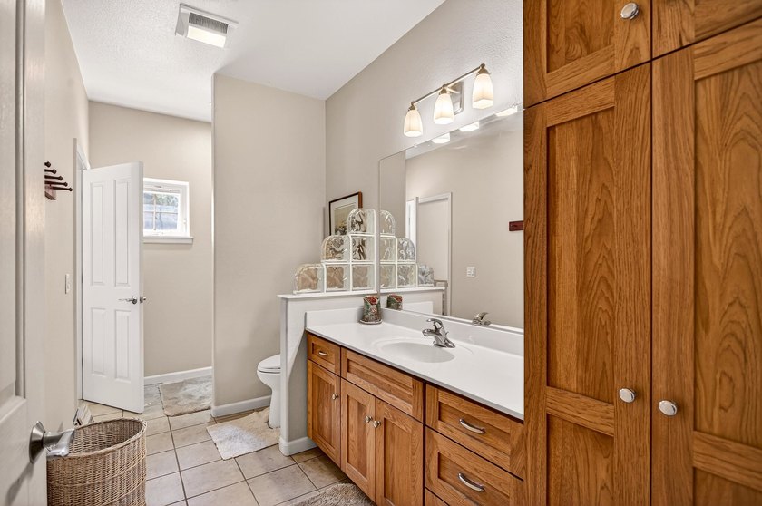 Architectural Craftsman home in Bailey Creek! The main level - photo 27