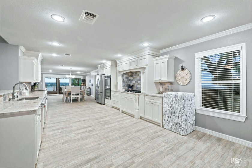 Welcome to your West Texas paradise. This home was completely - photo 8