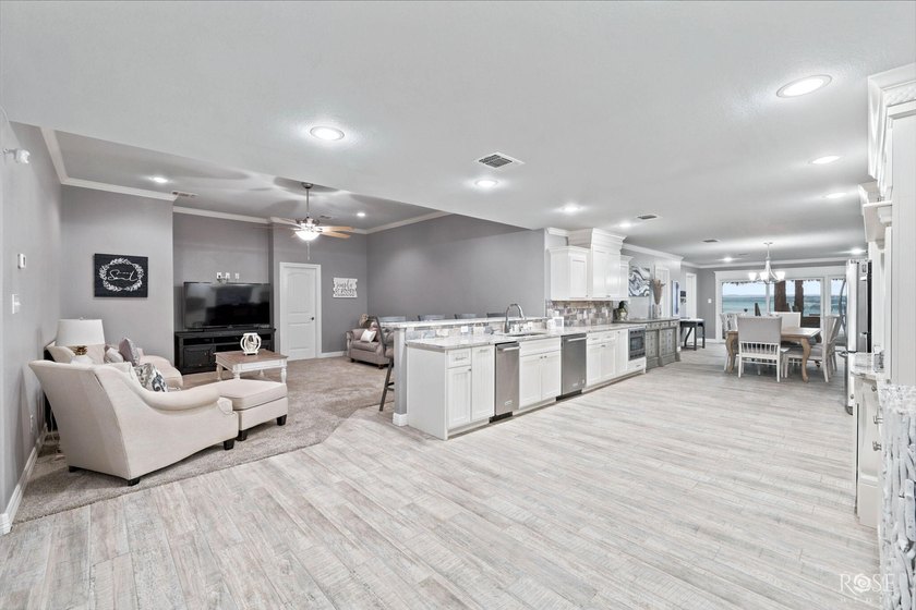 Welcome to your West Texas paradise. This home was completely - photo 9