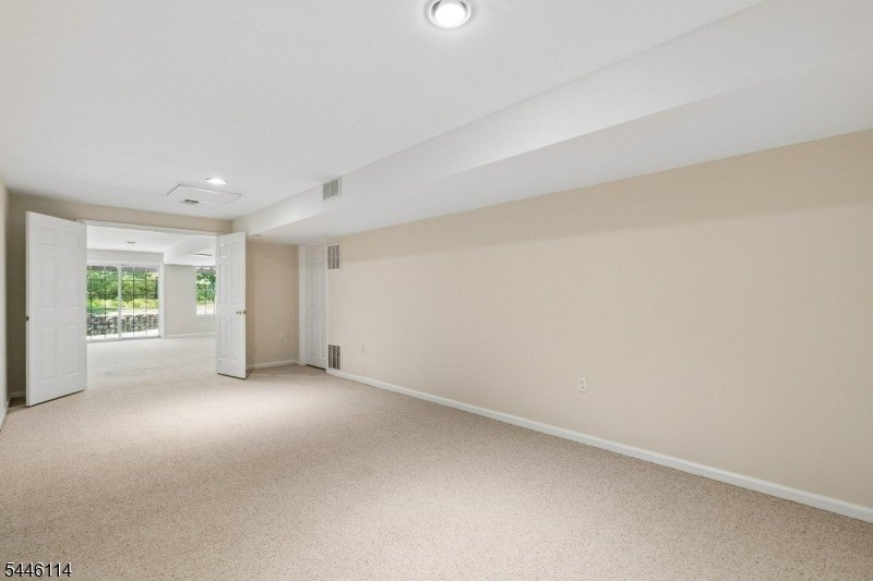 Absolutely beautiful 3-bedroom, 2.5-bath end-unit townhouse - photo 34