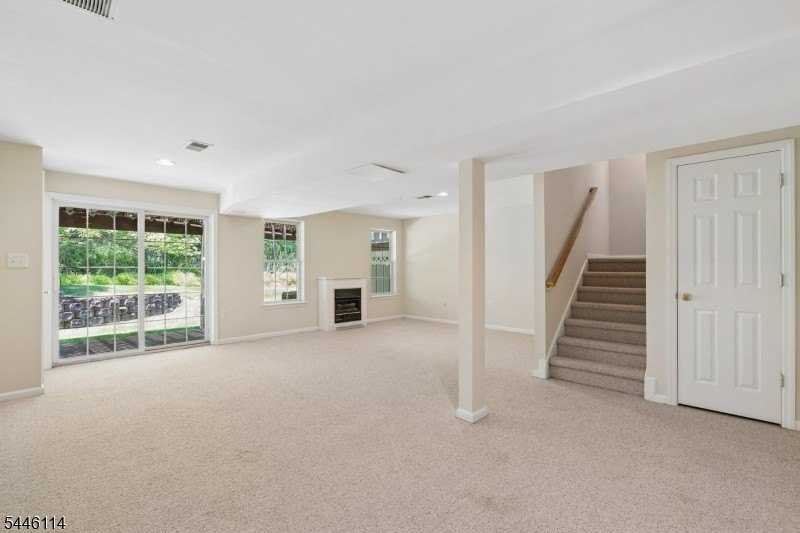 Absolutely beautiful 3-bedroom, 2.5-bath end-unit townhouse - photo 36