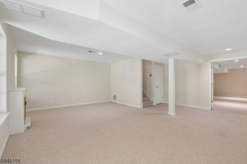 Absolutely beautiful 3-bedroom, 2.5-bath end-unit townhouse - photo 38