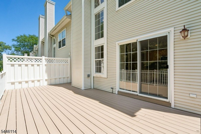 Absolutely beautiful 3-bedroom, 2.5-bath end-unit townhouse - photo 40